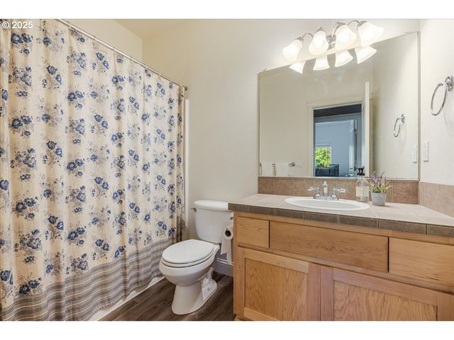 2216 Ne 158TH St, Vancouver, WA 98686