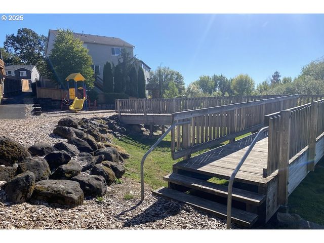 2216 Ne 158TH St, Vancouver, WA 98686