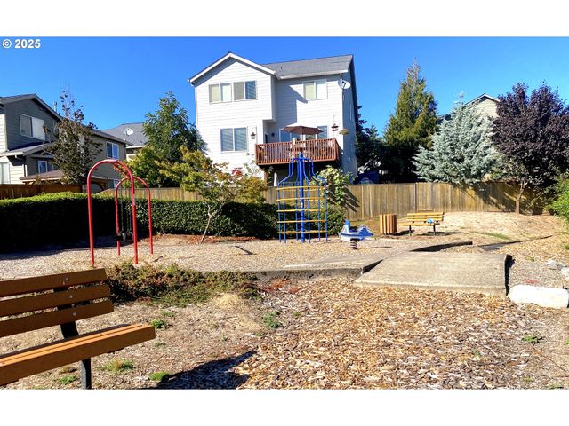 2216 Ne 158TH St, Vancouver, WA 98686