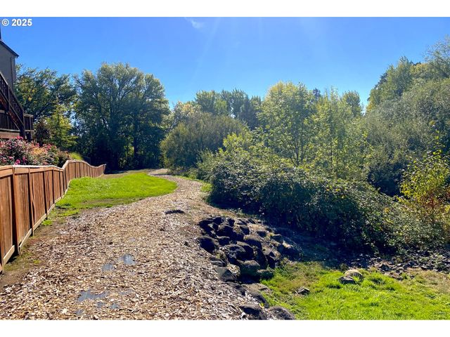 2216 Ne 158TH St, Vancouver, WA 98686