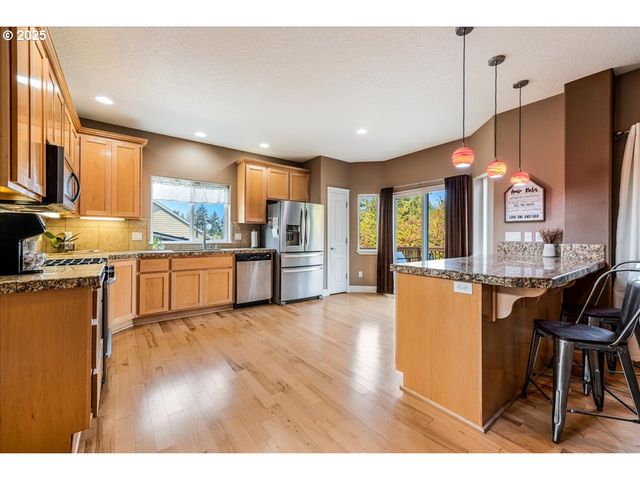 2216 Ne 158TH St, Vancouver, WA 98686