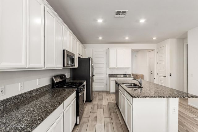 7888 S Bonanza Park Drive, Tucson, AZ 85747