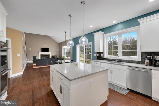 32 DOMINIC DR, Downingtown, PA 19335