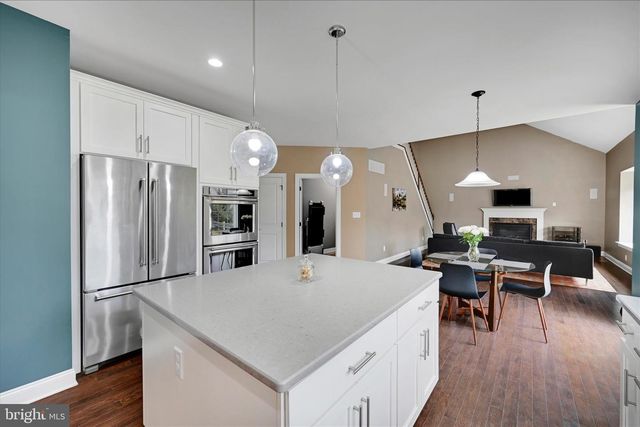 32 DOMINIC DR, Downingtown, PA 19335