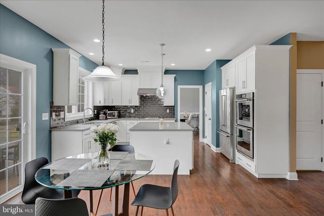 32 DOMINIC DR, Downingtown, PA 19335