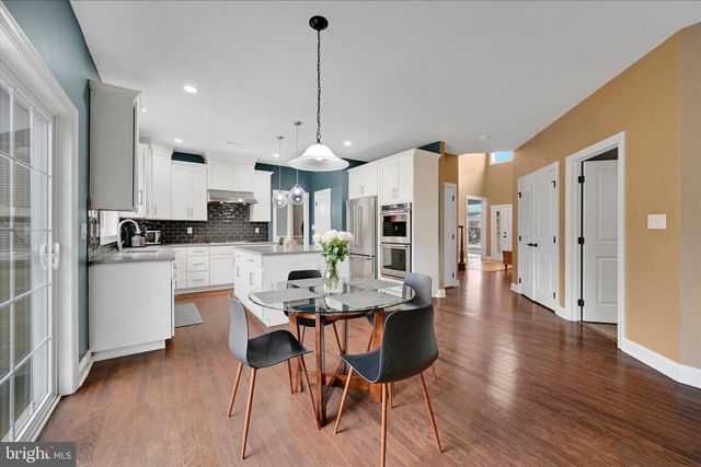 32 DOMINIC DR, Downingtown, PA 19335