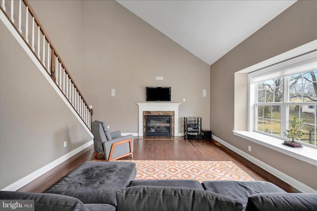 32 DOMINIC DR, Downingtown, PA 19335