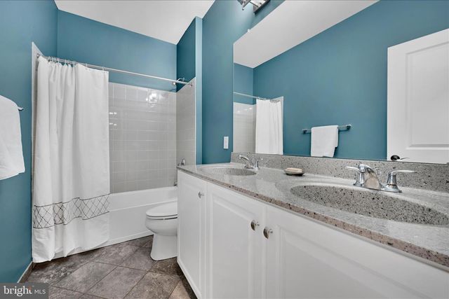 32 DOMINIC DR, Downingtown, PA 19335