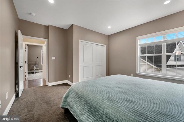 32 DOMINIC DR, Downingtown, PA 19335