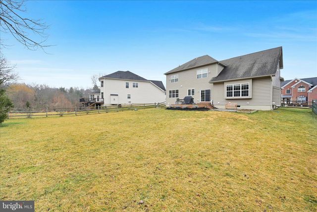 32 DOMINIC DR, Downingtown, PA 19335