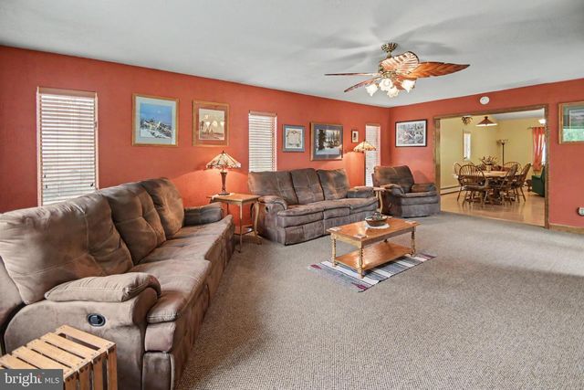 126 LENAPE RD, Barto, PA 19504