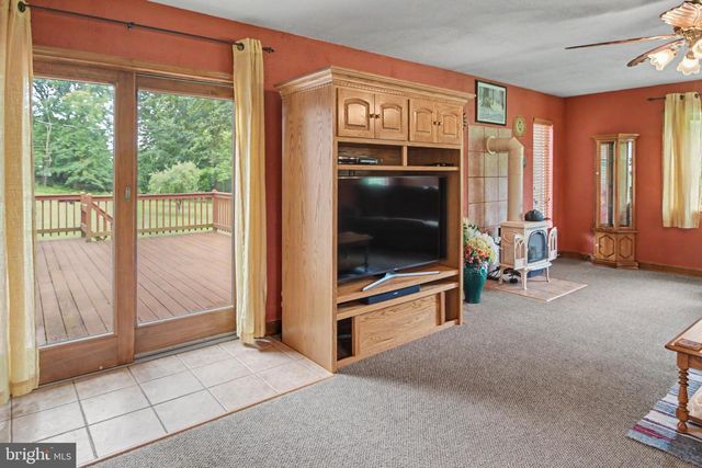 126 LENAPE RD, Barto, PA 19504