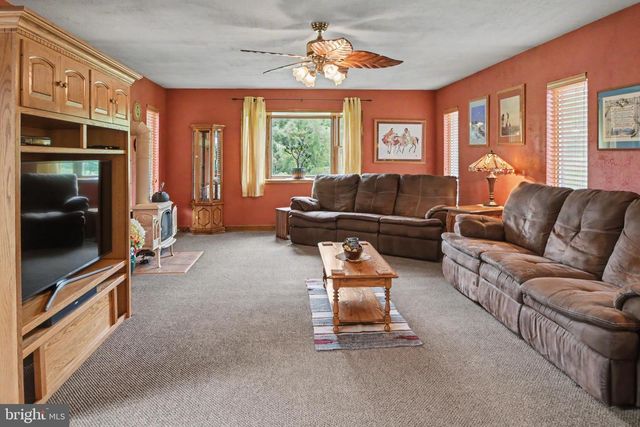 126 LENAPE RD, Barto, PA 19504