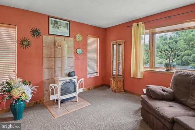 126 LENAPE RD, Barto, PA 19504