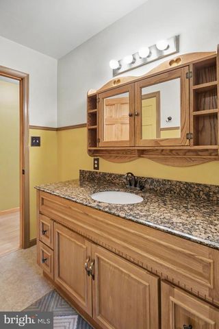 126 LENAPE RD, Barto, PA 19504