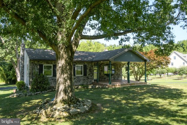 126 LENAPE RD, Barto, PA 19504