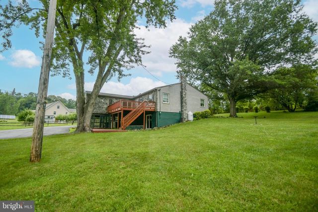 126 LENAPE RD, Barto, PA 19504