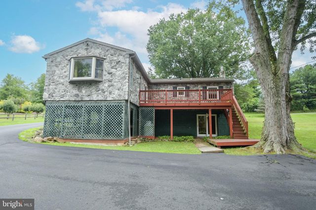 126 LENAPE RD, Barto, PA 19504