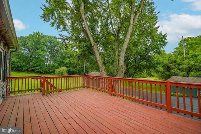126 LENAPE RD, Barto, PA 19504