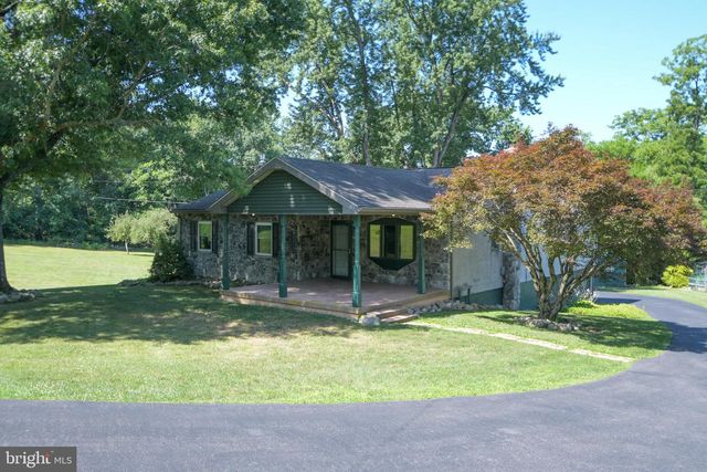 126 LENAPE RD, Barto, PA 19504