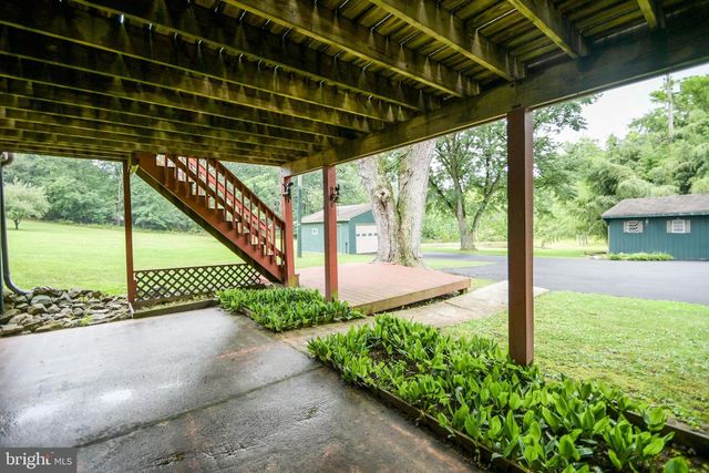 126 LENAPE RD, Barto, PA 19504