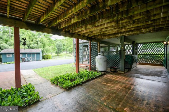 126 LENAPE RD, Barto, PA 19504