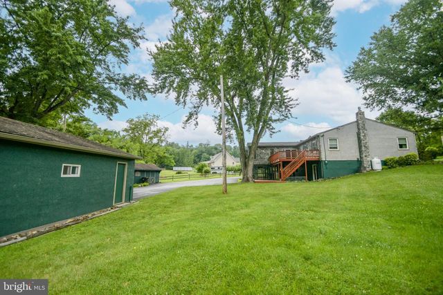 126 LENAPE RD, Barto, PA 19504