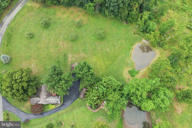 126 LENAPE RD, Barto, PA 19504