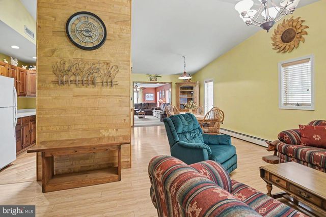 126 LENAPE RD, Barto, PA 19504