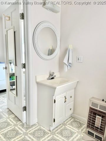 772 Fairview Lane, Given, WV 25245