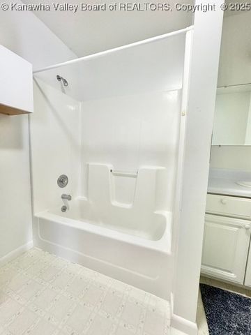 772 Fairview Lane, Given, WV 25245