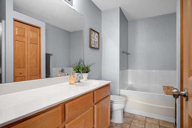 6801 Pine Crest Trail S, Cottage Grove, MN 55016
