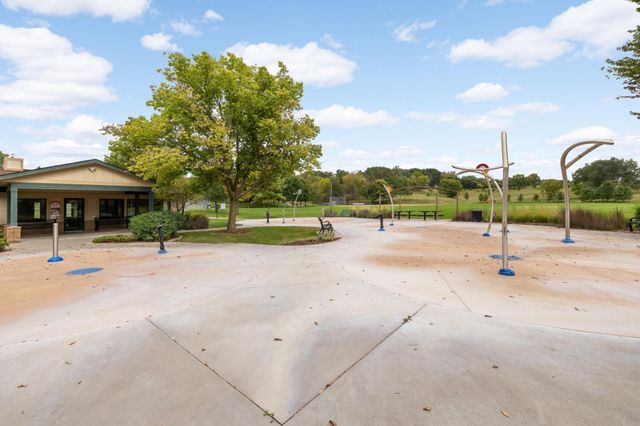 6801 Pine Crest Trail S, Cottage Grove, MN 55016