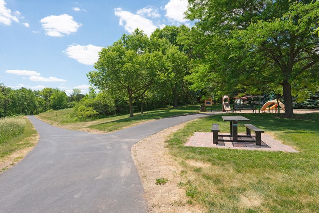 6801 Pine Crest Trail S, Cottage Grove, MN 55016
