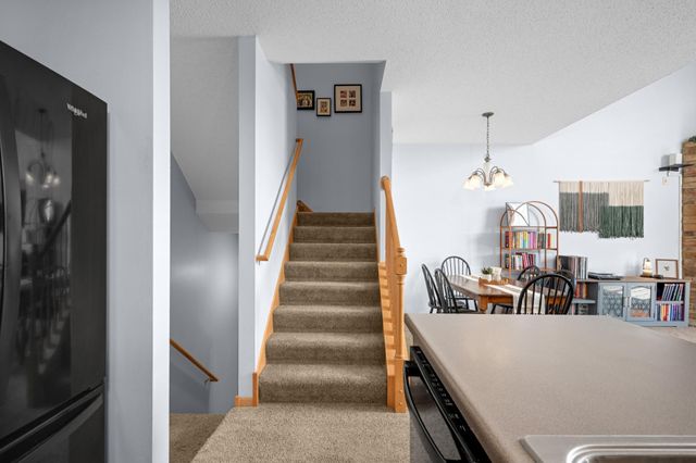 6801 Pine Crest Trail S, Cottage Grove, MN 55016
