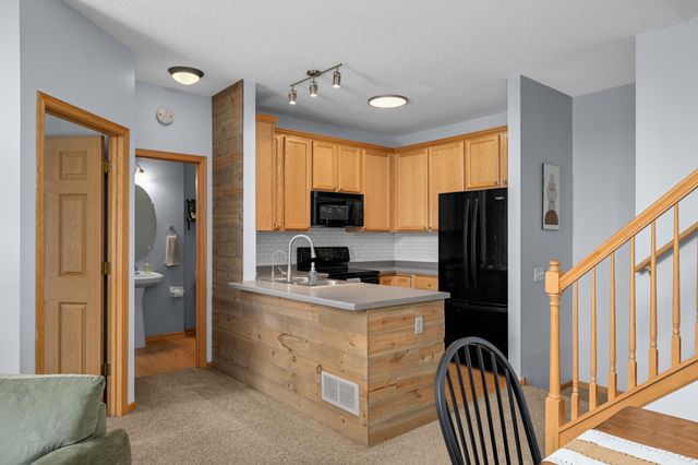 6801 Pine Crest Trail S, Cottage Grove, MN 55016