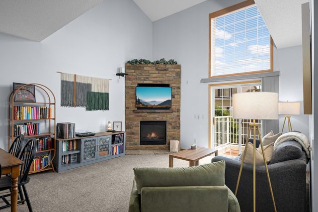 6801 Pine Crest Trail S, Cottage Grove, MN 55016