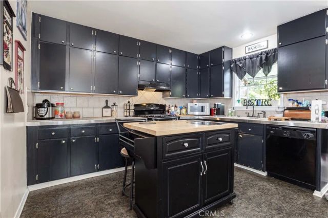 6700 Capps, Reseda, CA 91335