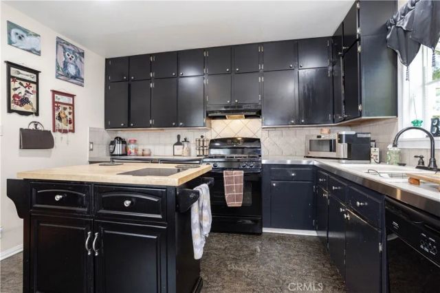 6700 Capps, Reseda, CA 91335