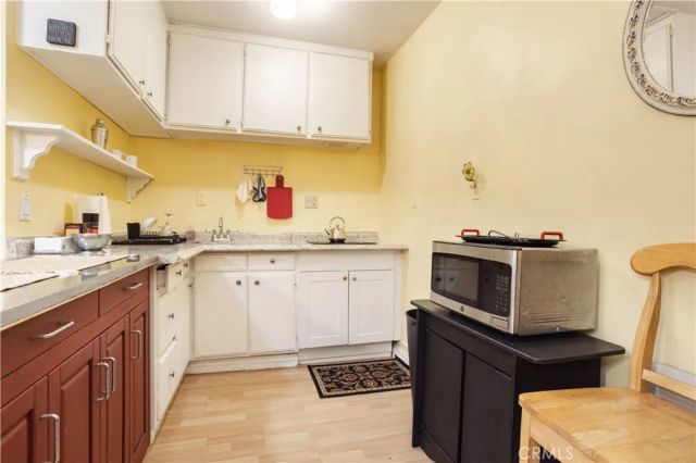 6700 Capps, Reseda, CA 91335