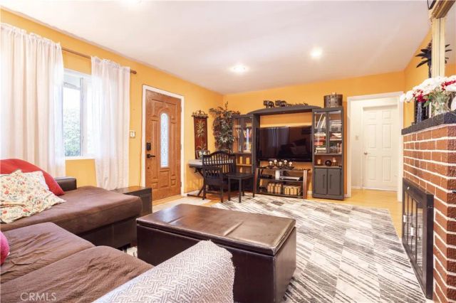 6700 Capps, Reseda, CA 91335