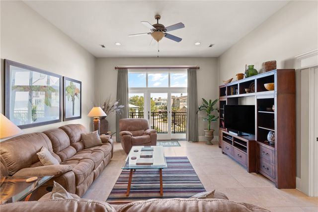 800 Ocean Blvd 204, St Simons Island, GA 31522