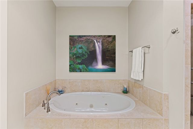 800 Ocean Blvd 204, St Simons Island, GA 31522