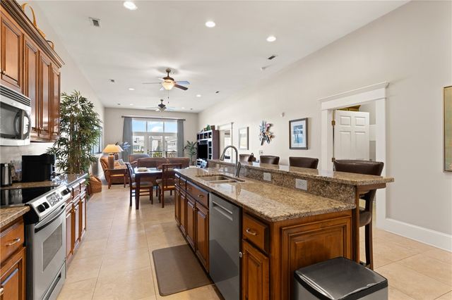 800 Ocean Blvd 204, St Simons Island, GA 31522