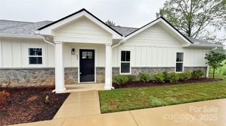 203 Beacon Avenue, Morganton, NC 28655