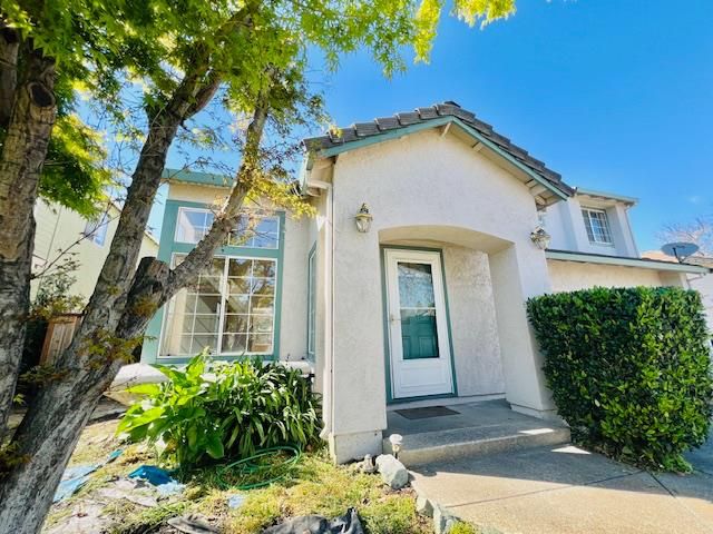 1091 Plymouth Dr, Tracy, CA 95376