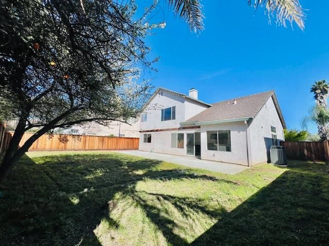 1091 Plymouth Dr, Tracy, CA 95376