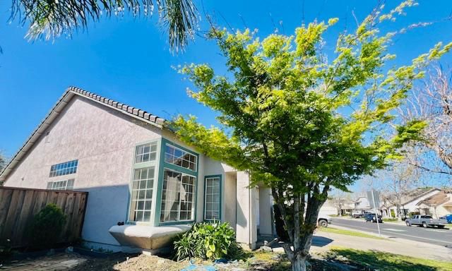 1091 Plymouth Dr, Tracy, CA 95376