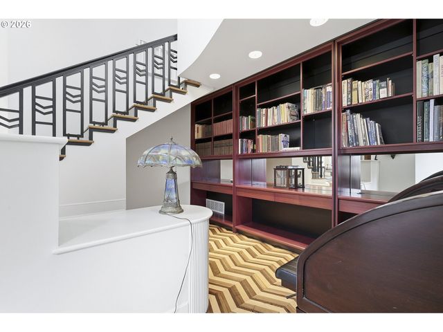 1122 Nw SUMMIT Ave, Portland, OR 97210