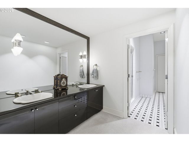 1122 Nw SUMMIT Ave, Portland, OR 97210